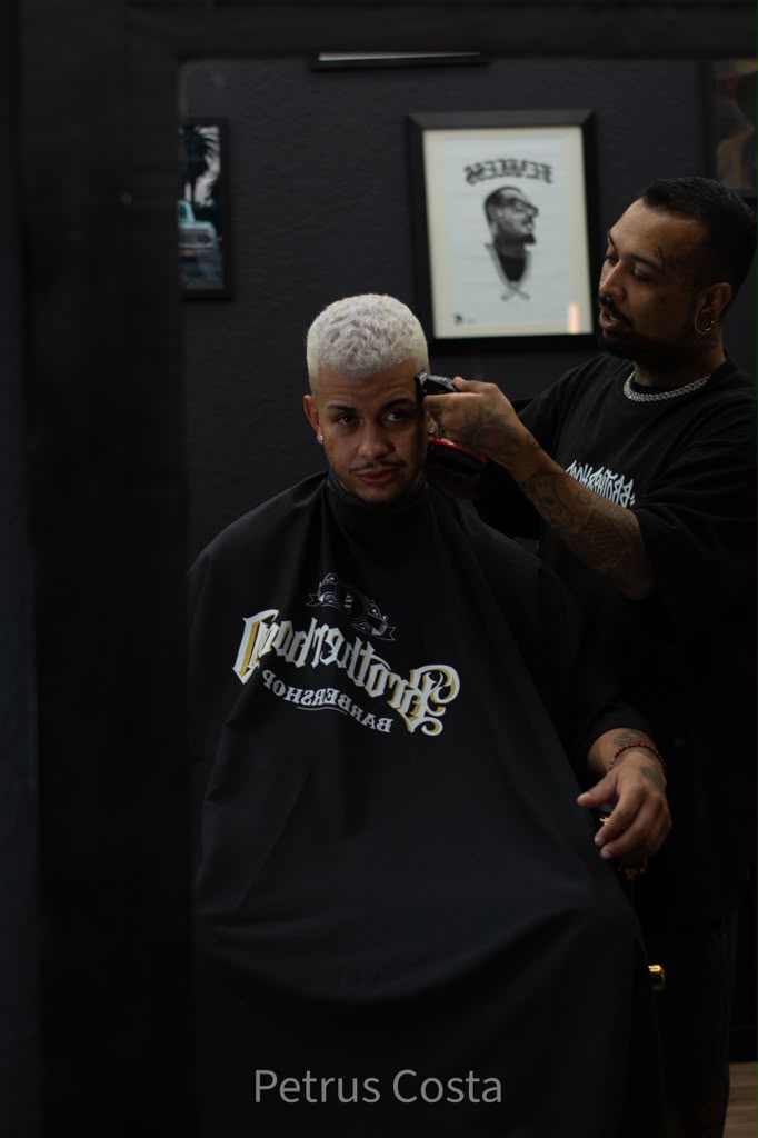 Sharp hairline lineup with trimmer at Brotherhood Barbershop in Deerfield Beach, FL